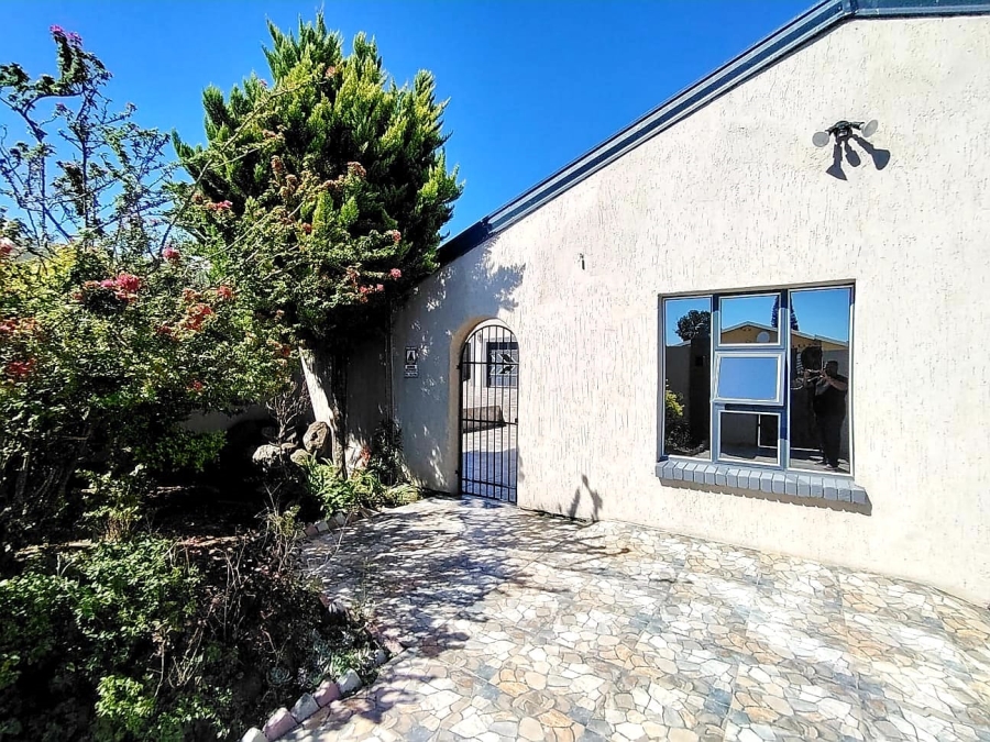 4 Bedroom Property for Sale in West Bank Eastern Cape